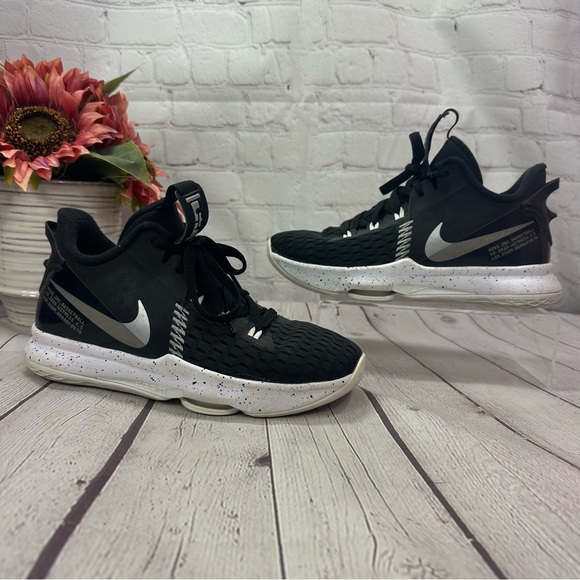 Nike LeBron yr 2020 witness v 5 air zoom basketball shoes sz youth 5 sportswear - Picture 1 of 8
